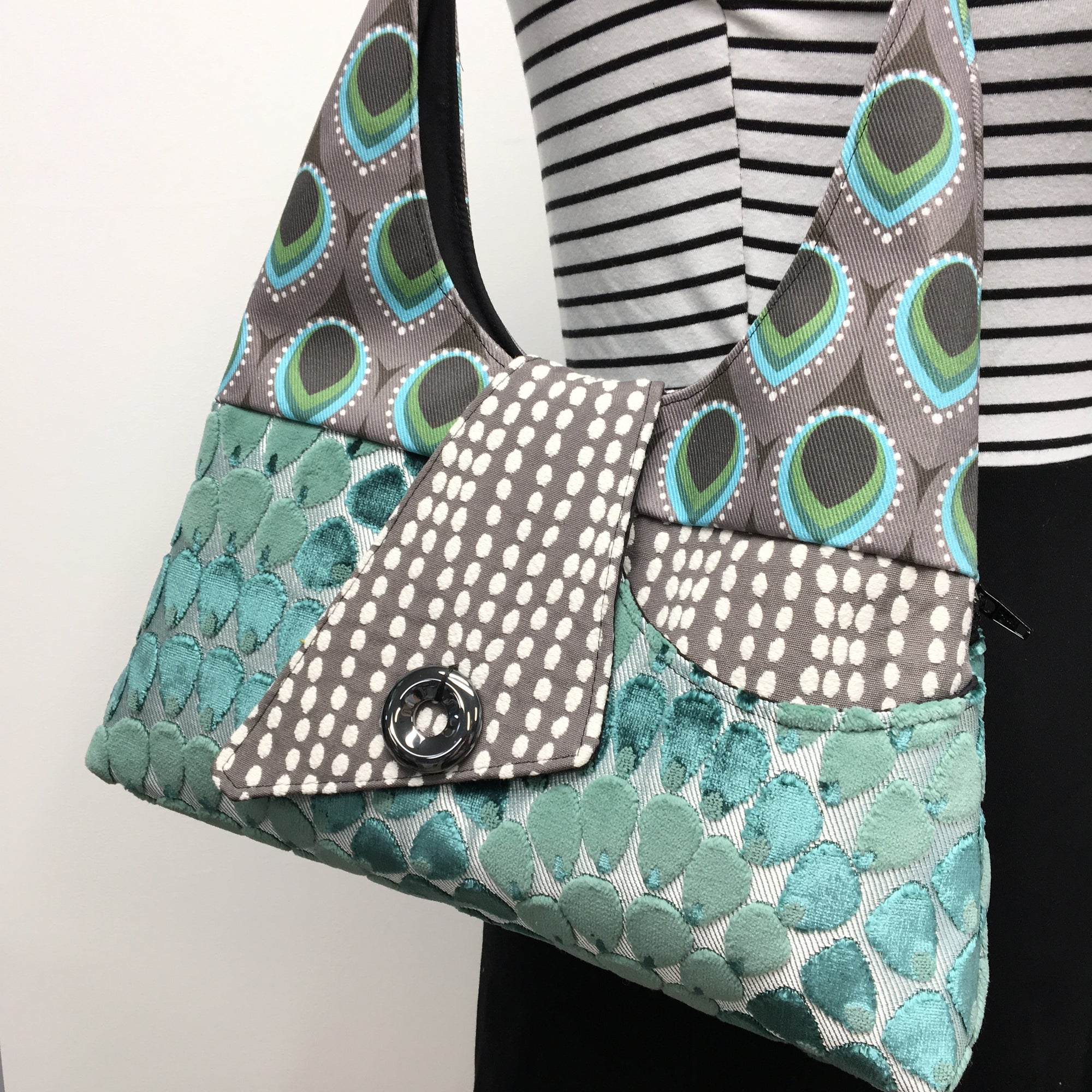 Joyful Tote Peacock Grey/Green