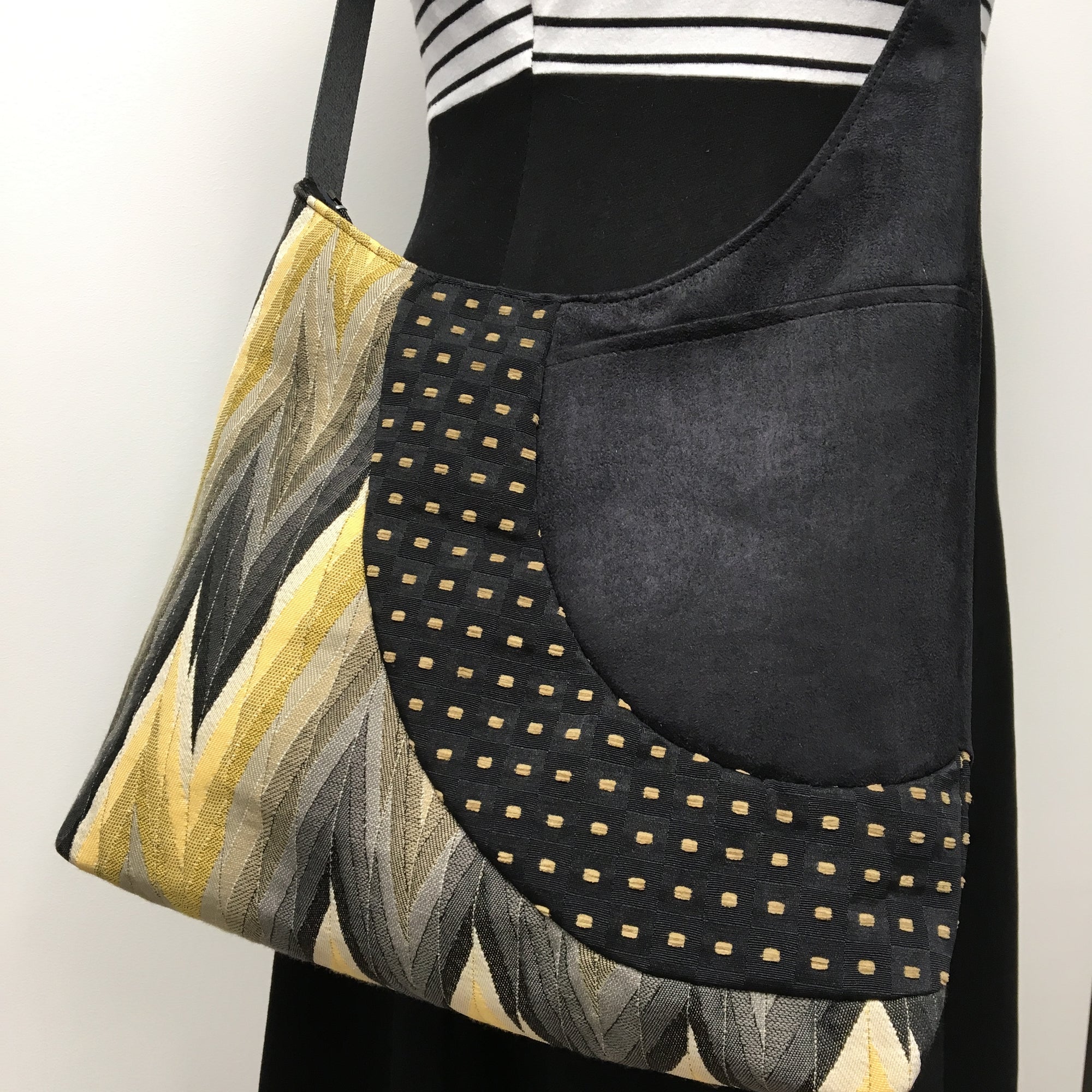 Cross Body Yellow/Grey Zig Zag