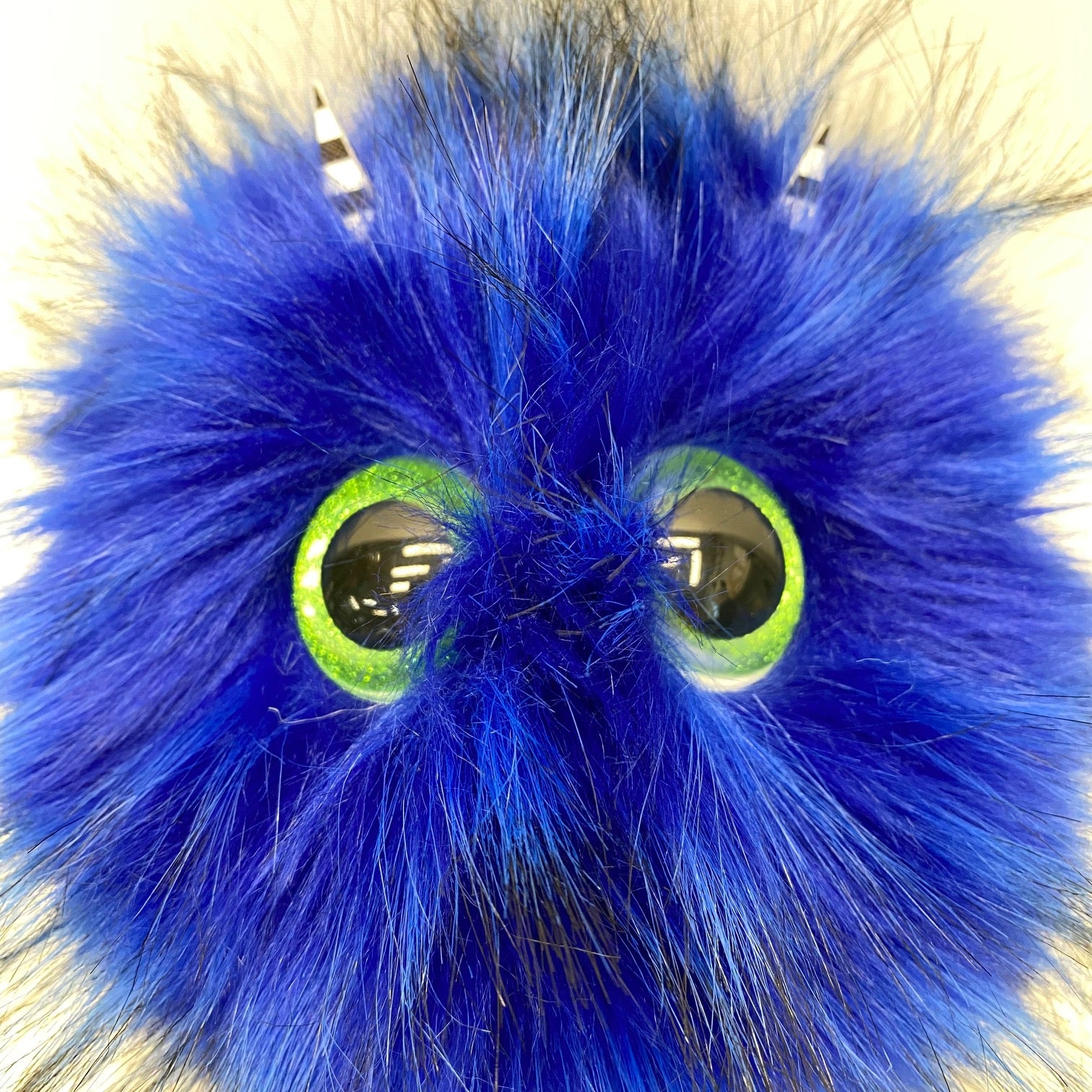 Dust Nugget Hot Electric Blue