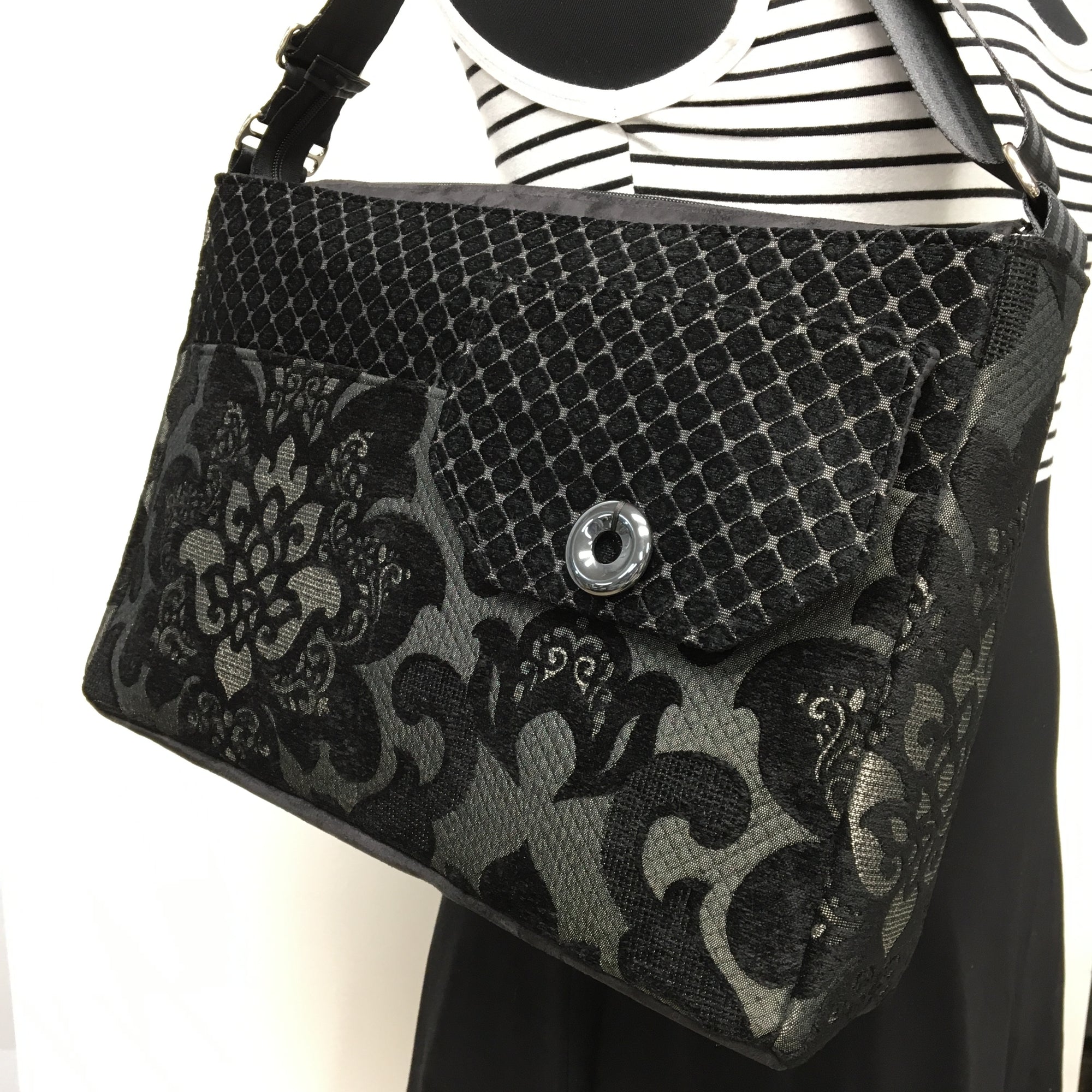 Laptop/Travel Bag Black Lotus